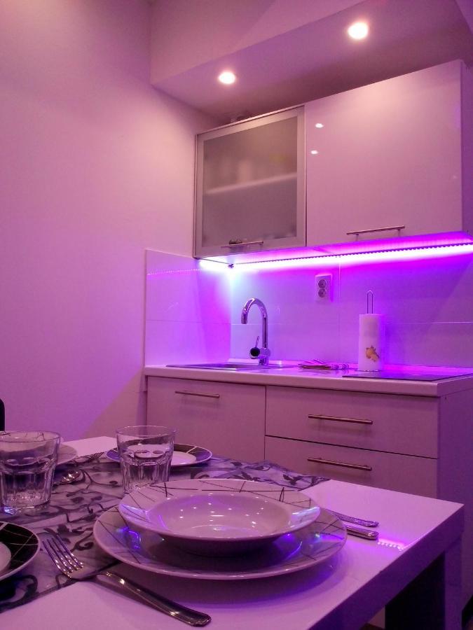 Purple & Apple Green Split Exterior foto