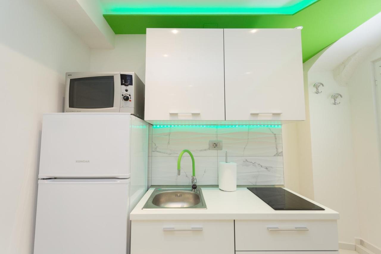 Purple & Apple Green Split Exterior foto